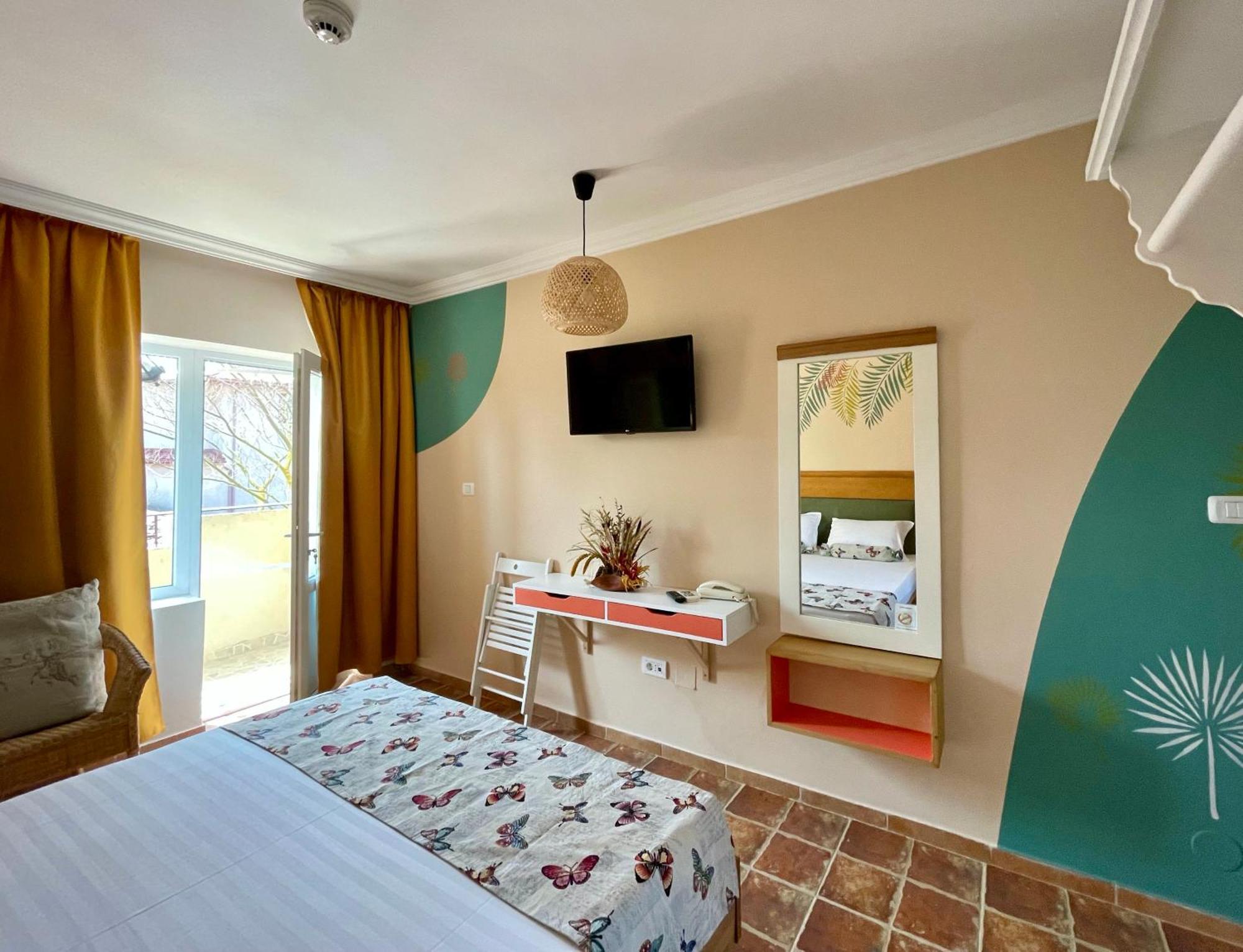 Appartamento H By Hambar Vama Veche Esterno foto