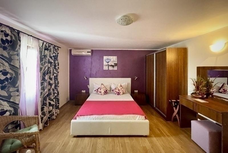Appartamento H By Hambar Vama Veche Esterno foto